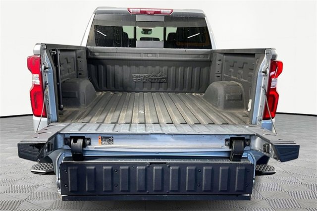 Used 2024 Chevrolet Silverado 1500 High Country w/ Technology Package image 6