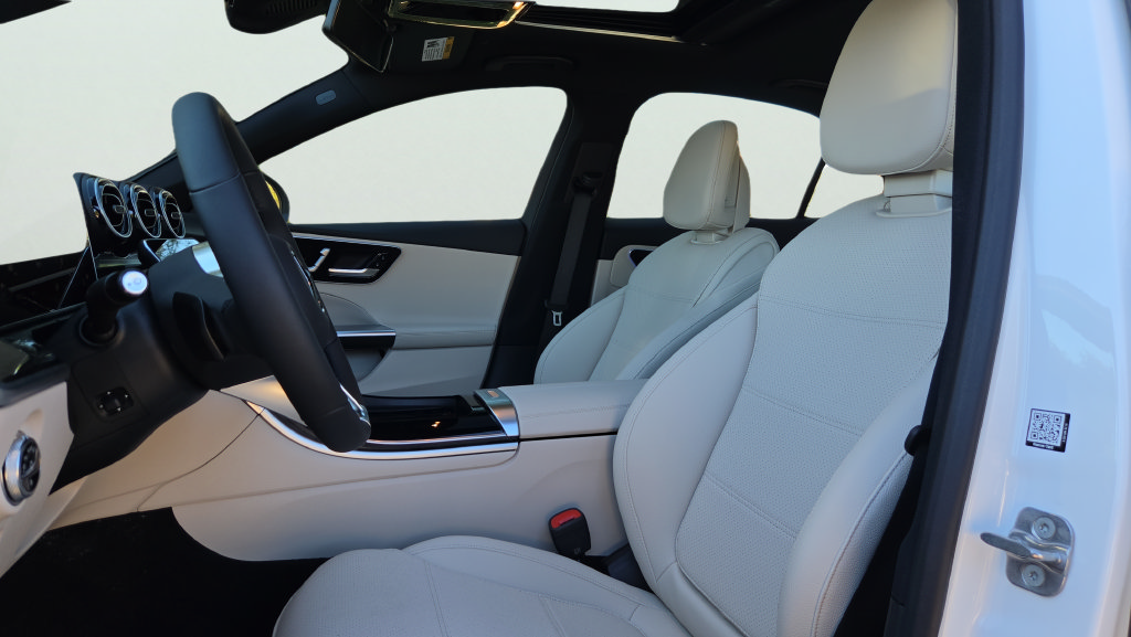 New 2026 Mercedes-Benz C 300 4MATIC Sedan image 16