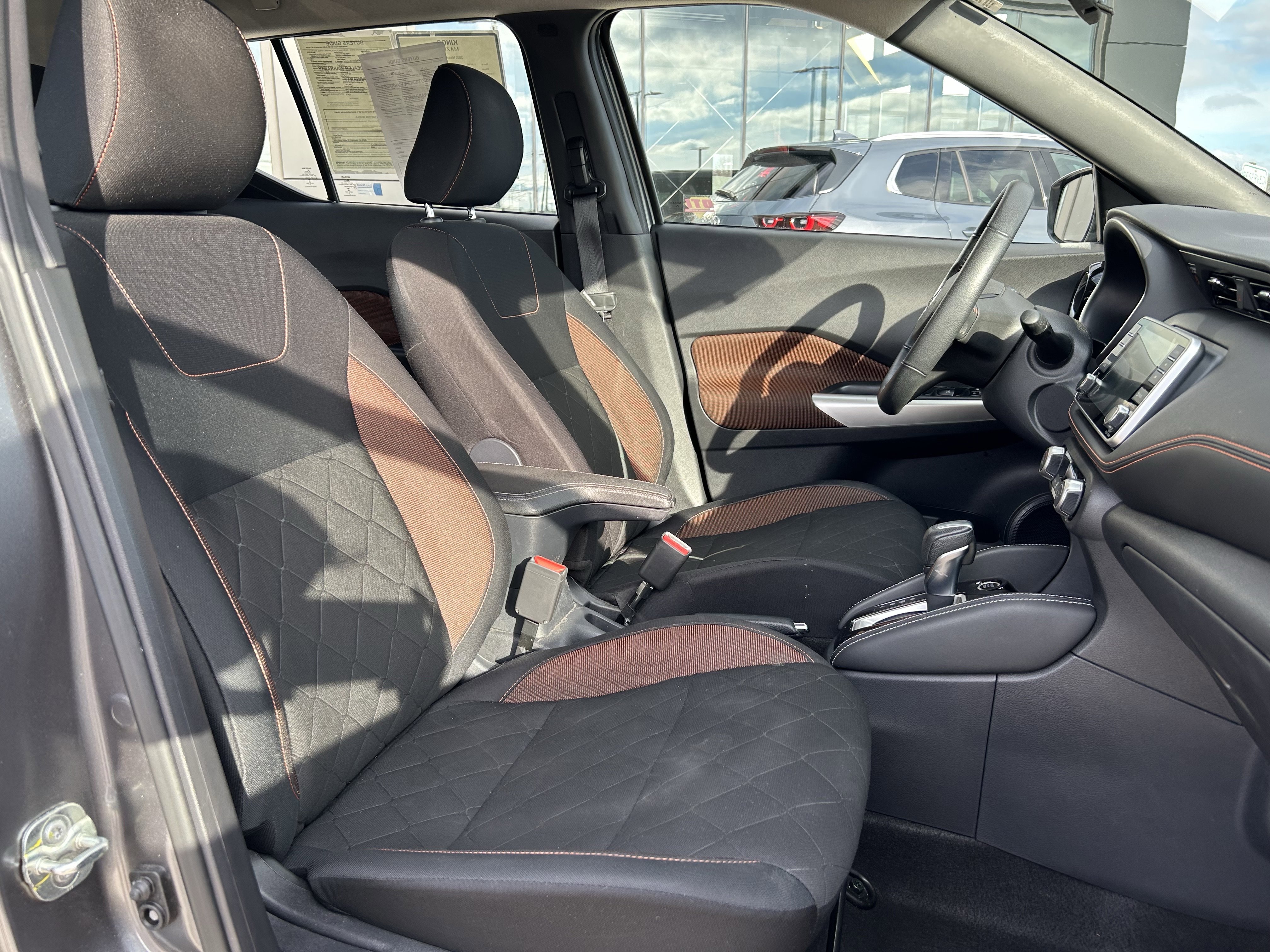Used 2020 Nissan Kicks SR image 24