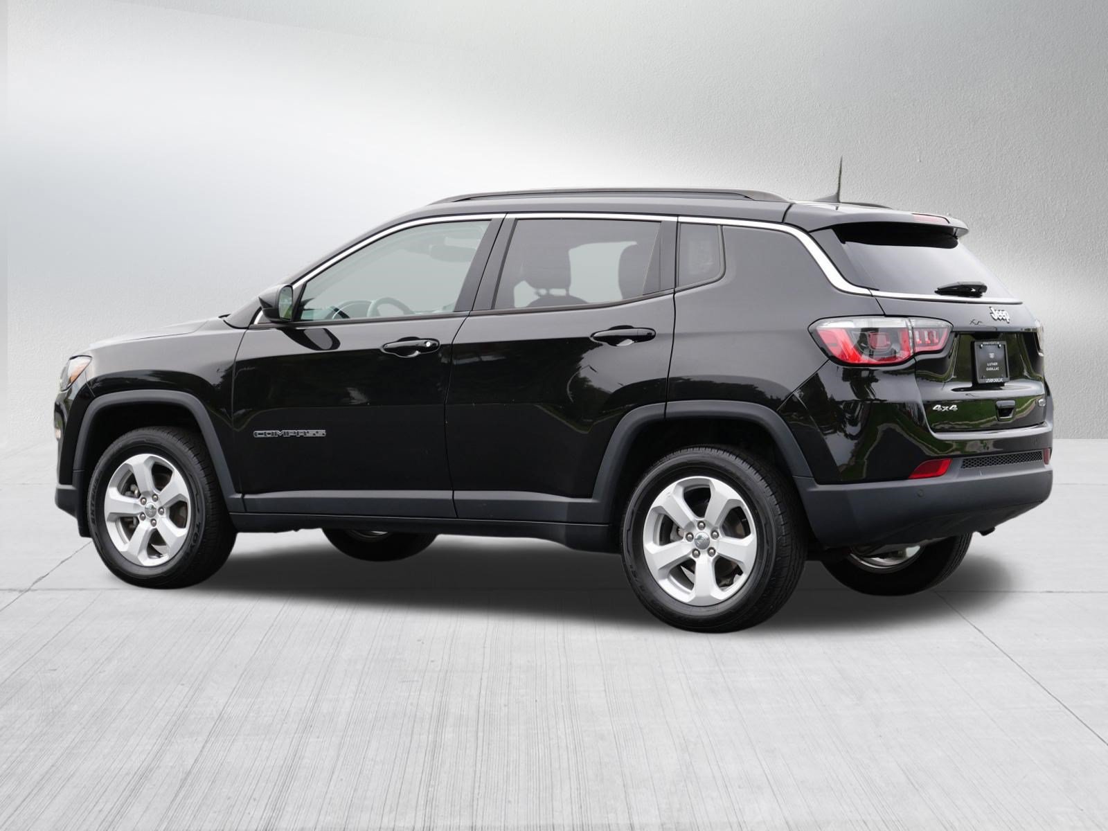 Used 2018 Jeep Compass Latitude w/ Popular Equipment Group AWD/4WD image 5