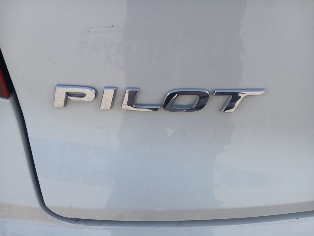 Used 2020 Honda Pilot Touring image 10