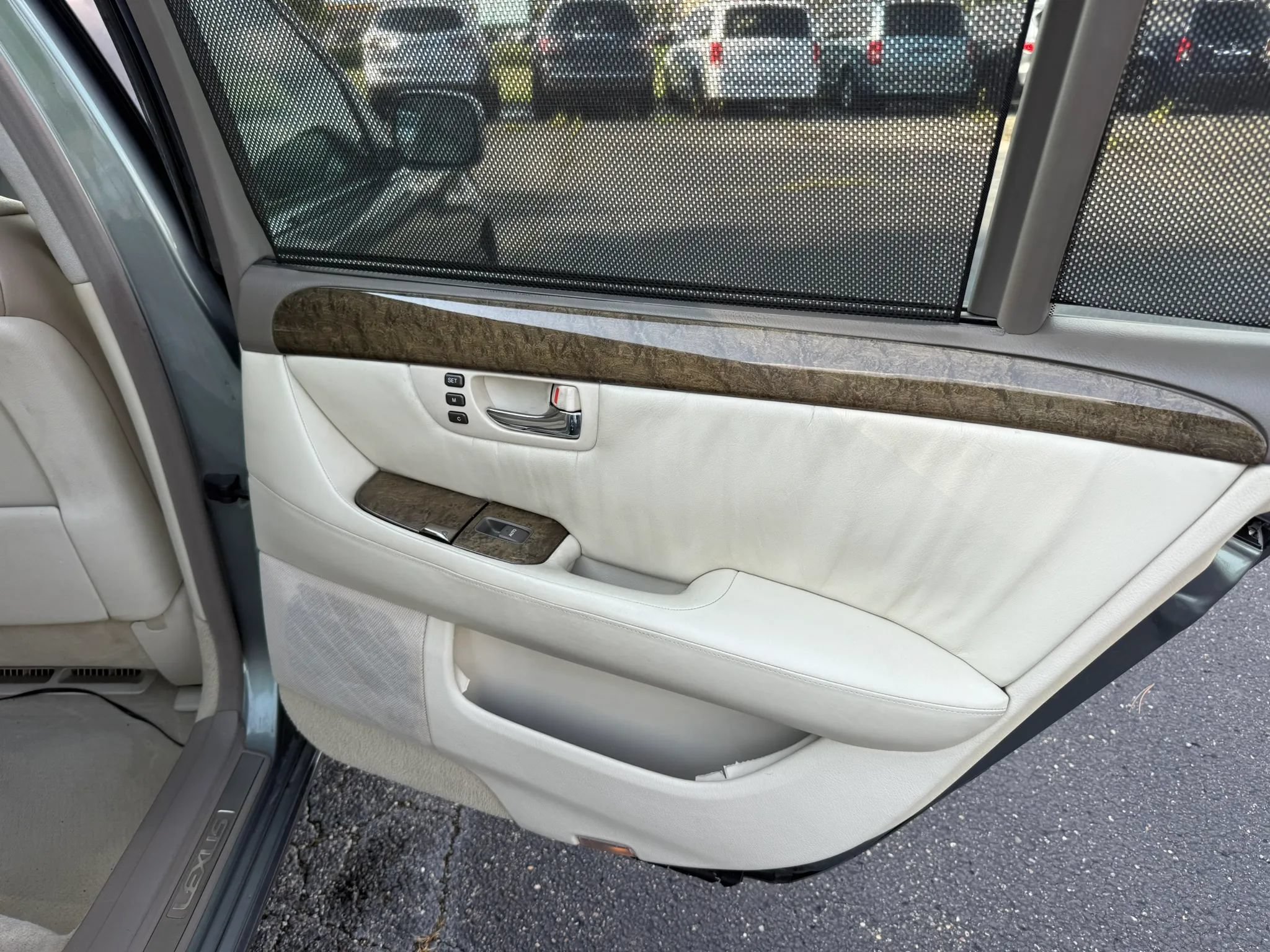Used 2001 Lexus LS 430 RWD image 22