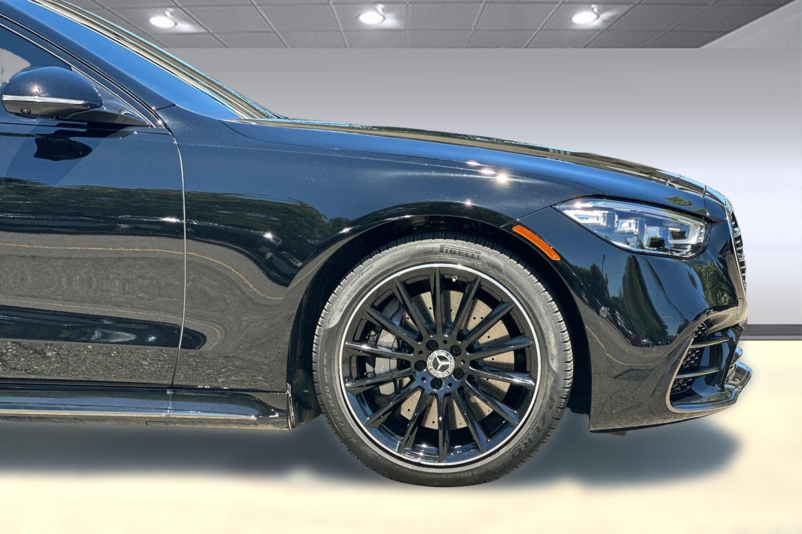 Used 2025 Mercedes-Benz S 580e 4MATIC Sedan image 35