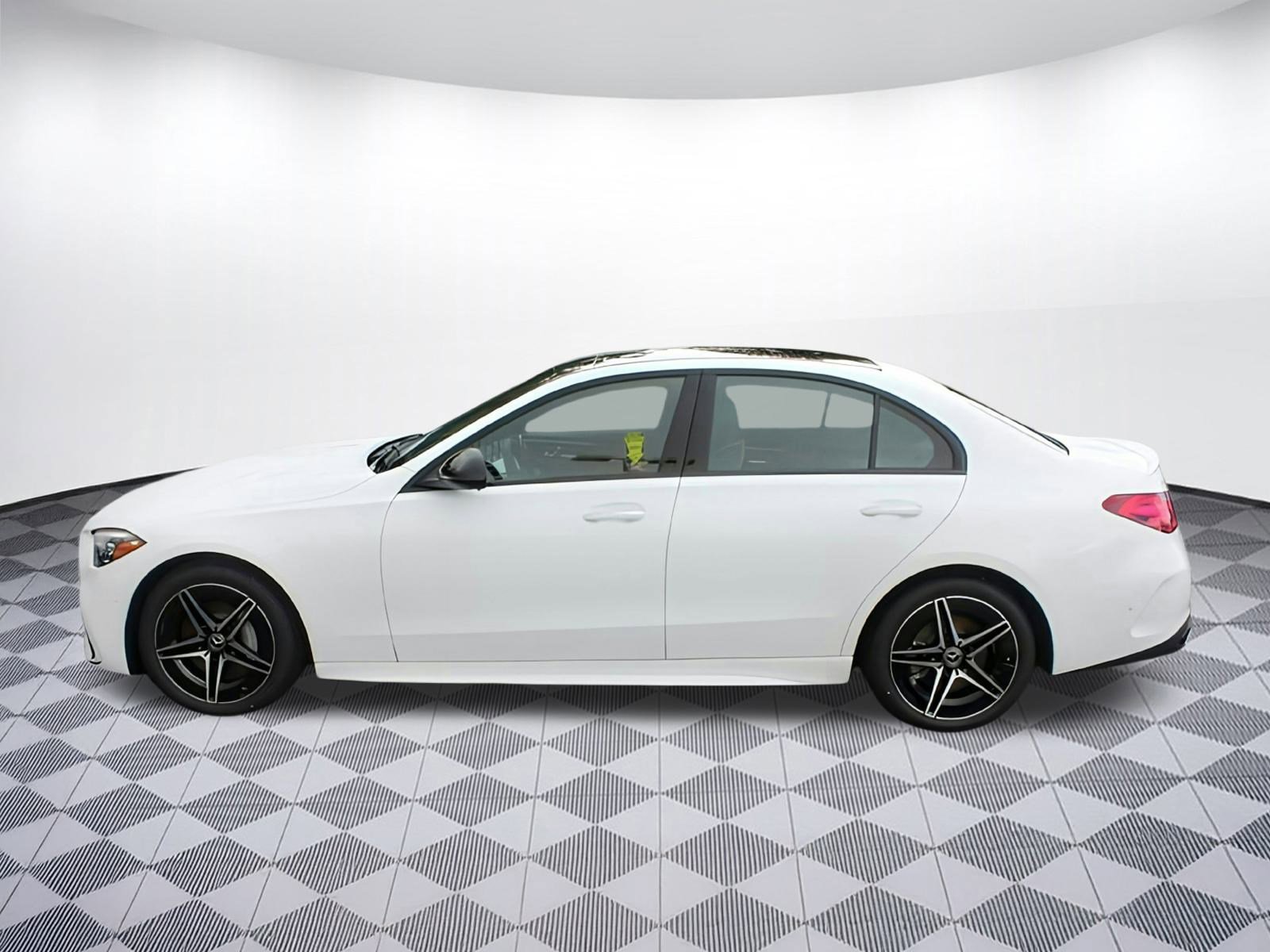 Used 2024 Mercedes-Benz C 300 Sedan image 2