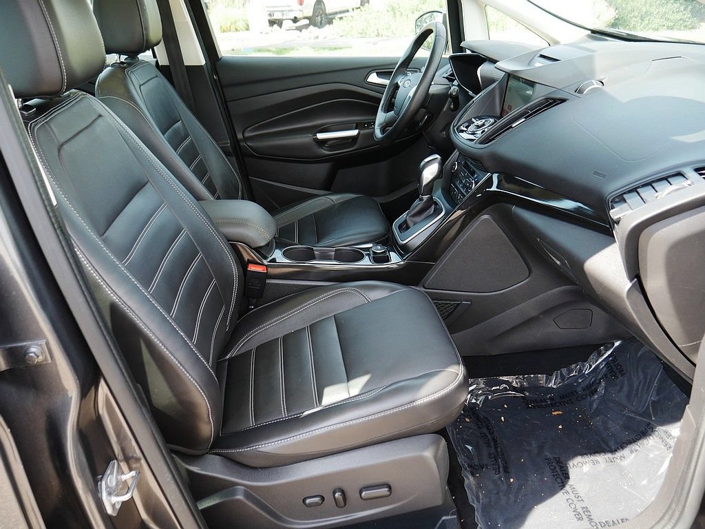 Used 2017 Ford C-MAX Energi Titanium w/ Equipment Group 501A FWD image 60