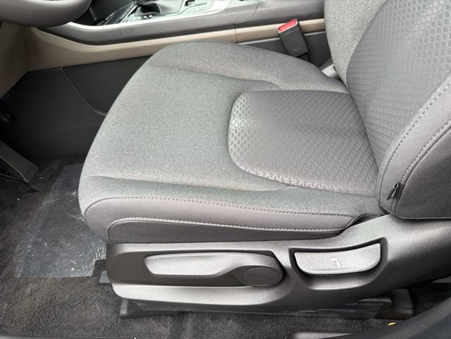 New 2026 Kia Carnival LX FWD image 14