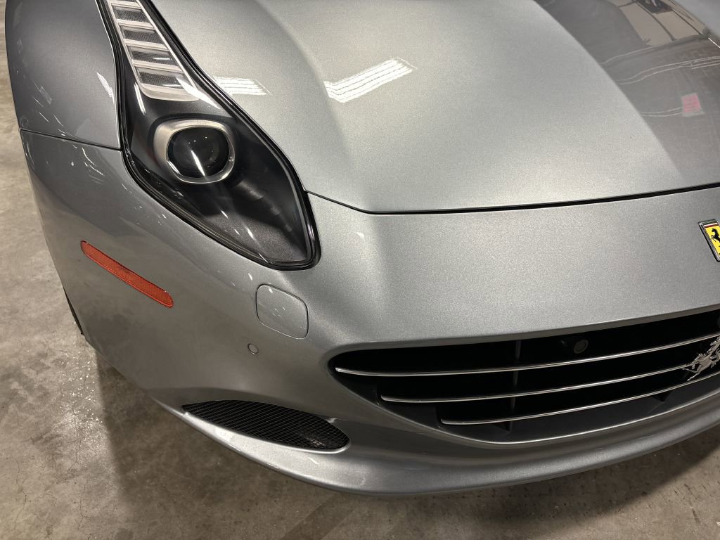 Used 2015 Ferrari California T image 27