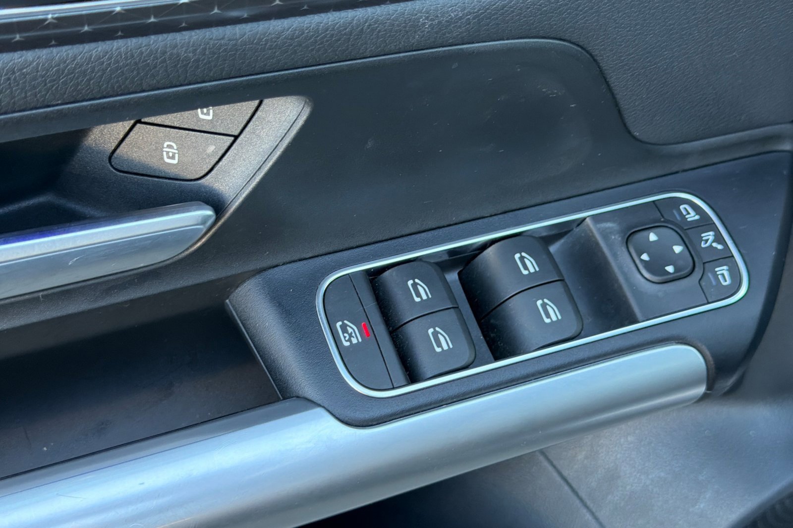 Certified 2025 Mercedes-Benz GLA 250 image 12