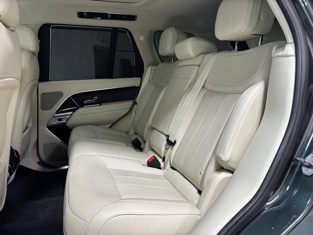 Used 2023 Land Rover Range Rover SE image 29