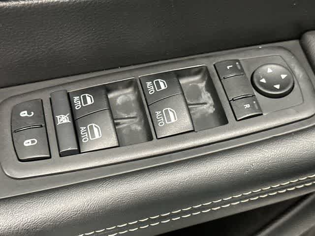 Used 2025 Chrysler Pacifica Select FWD image 20