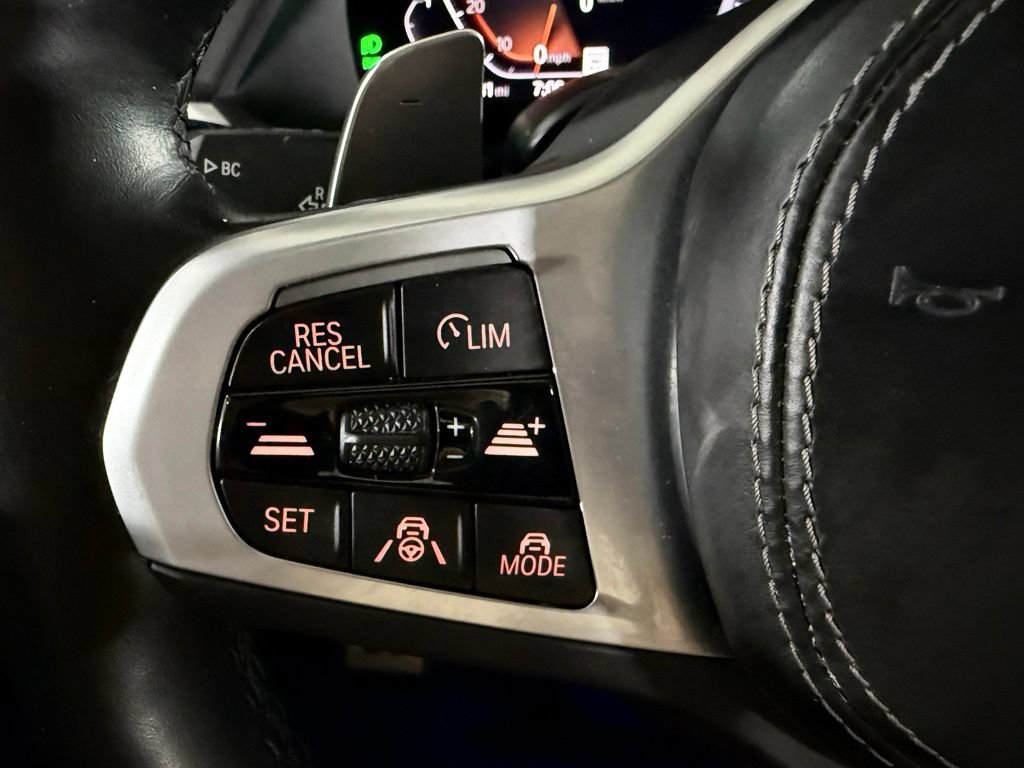Used 2022 BMW X7 xDrive40i w/ M Sport Package AWD/4WD image 36