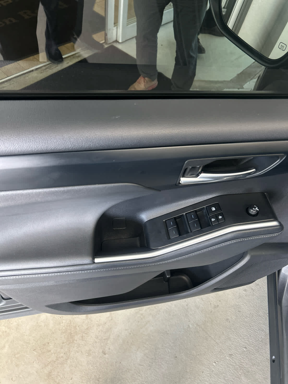 Used 2023 Toyota Highlander XSE AWD/4WD image 12