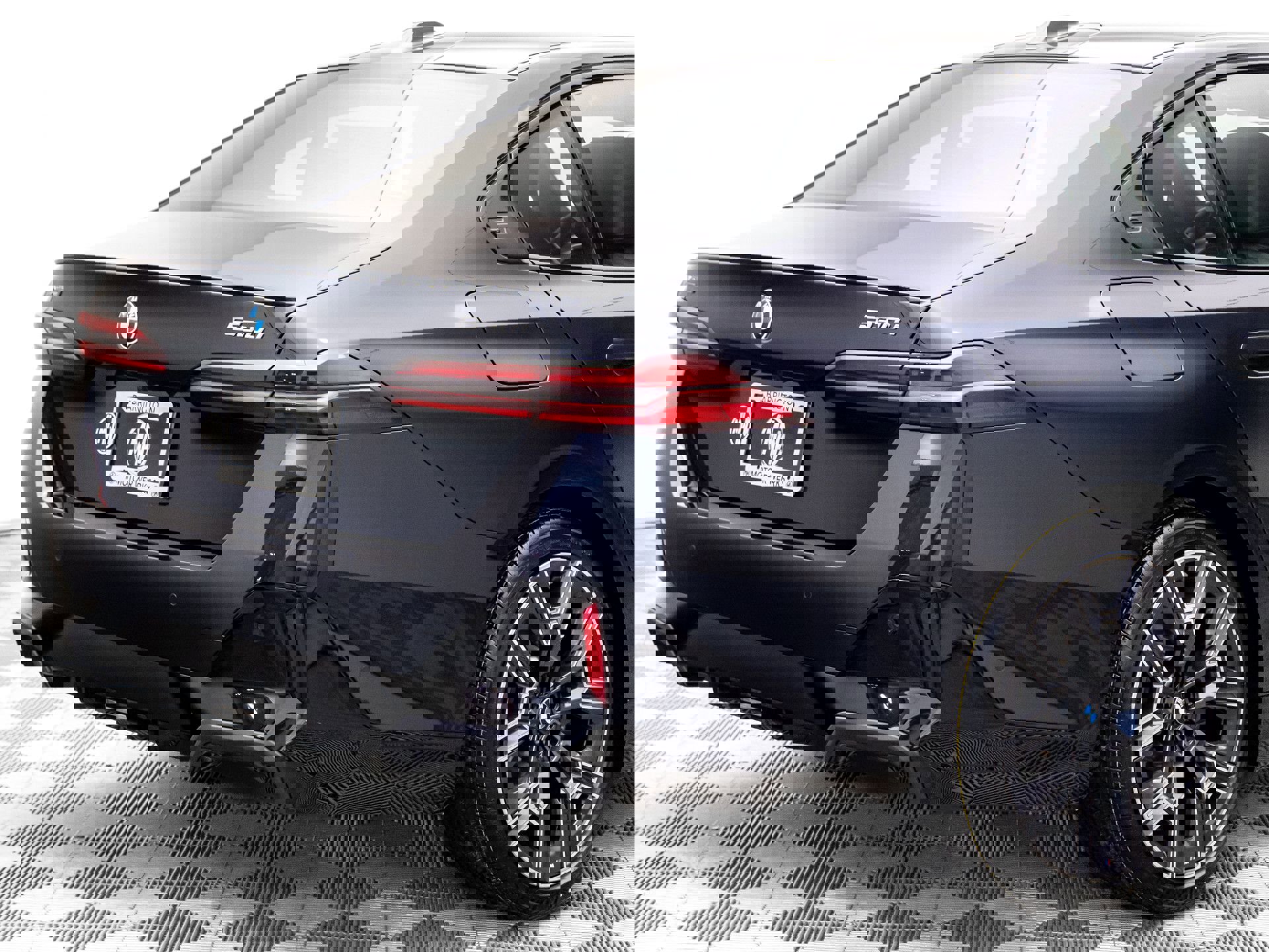 New 2026 BMW 530i xDrive w/ M Sport Package image 34