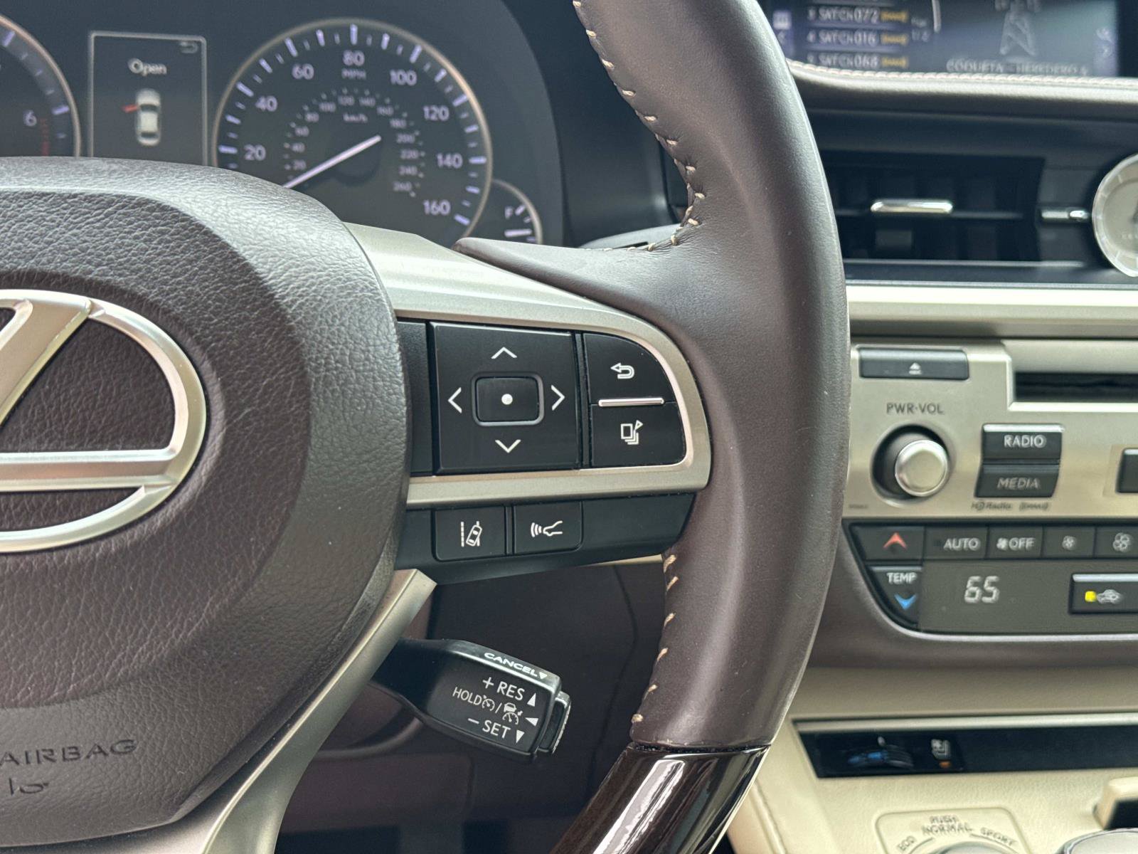 Used 2017 Lexus ES 350 w/ Premium Package FWD image 36