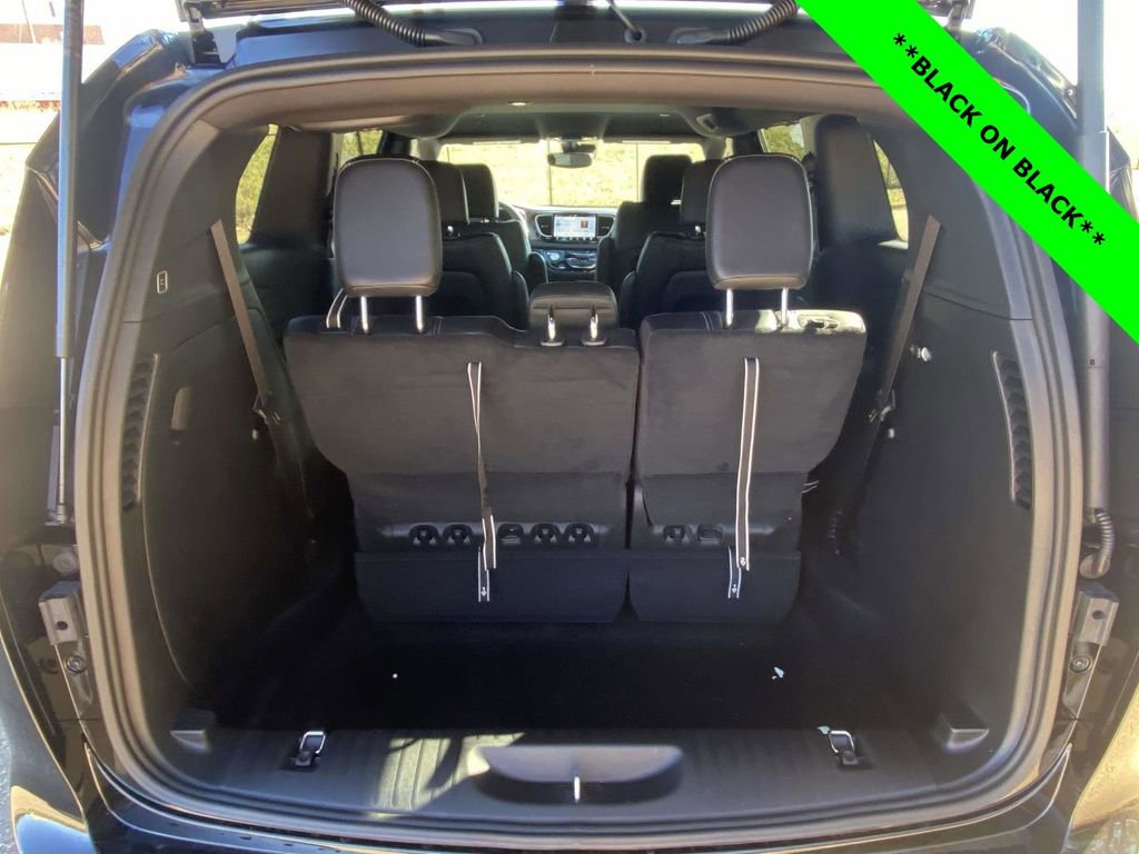 New 2026 Chrysler Pacifica Select w/ S Appearance Package image 38