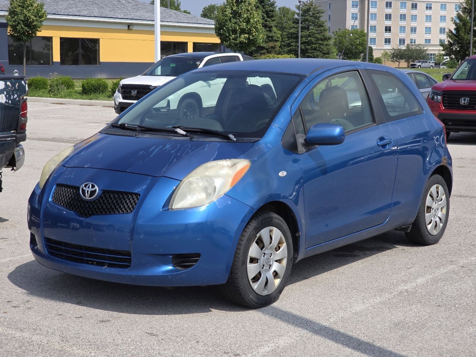 Used 2007 Toyota Yaris 2-Door Hatchback FWD image 4