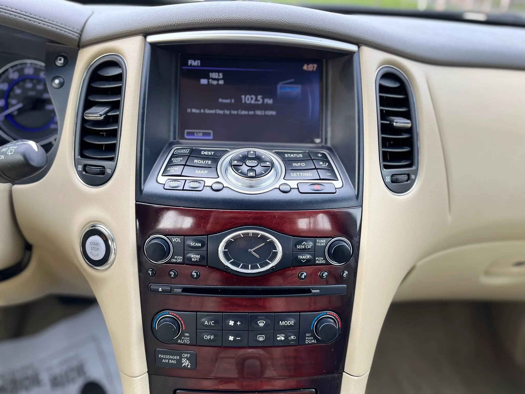Used 2014 INFINITI QX50 Journey w/ Premium Package image 18