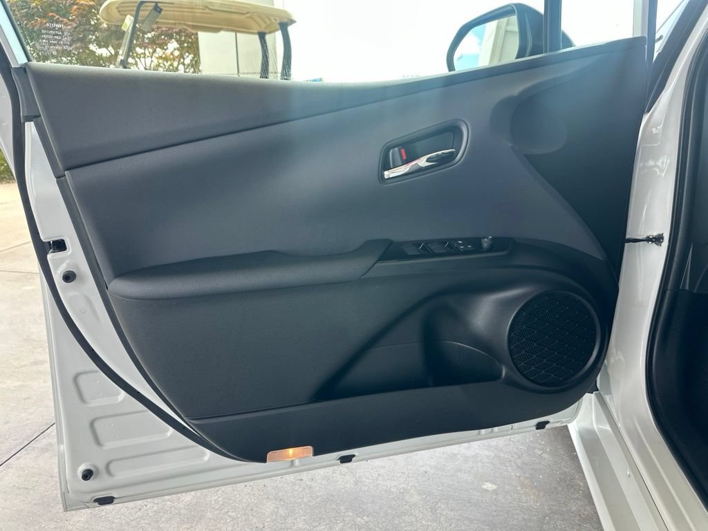 Certified 2022 Toyota Prius XLE FWD image 10