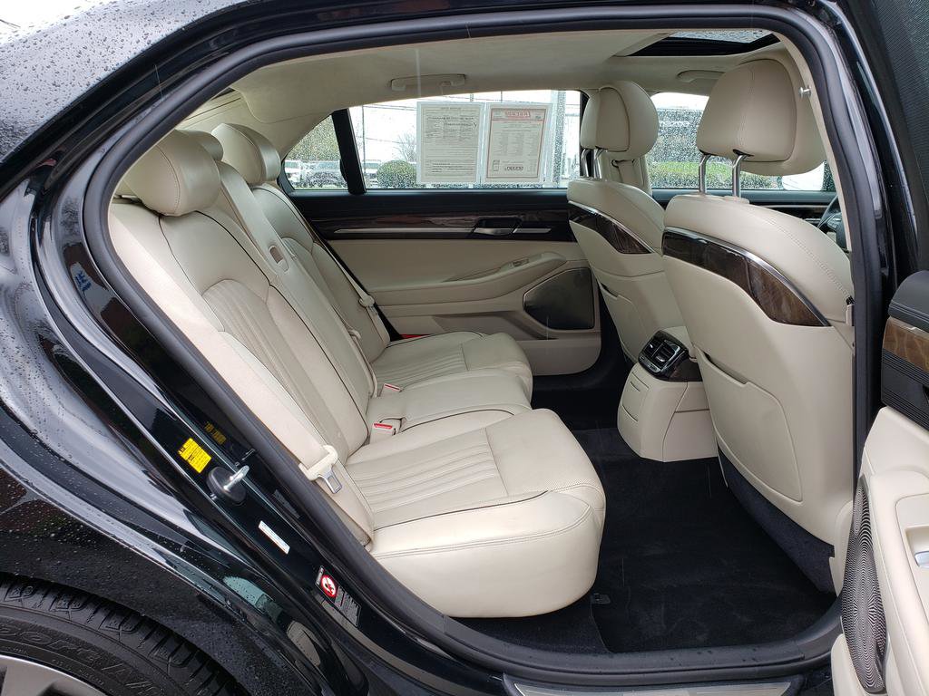 Used 2017 Genesis G90 3.3T Premium image 15