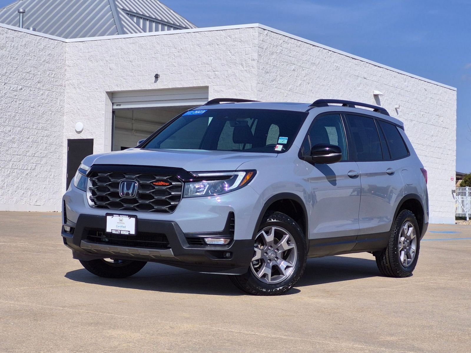 Certified 2023 Honda Passport TrailSport image 2