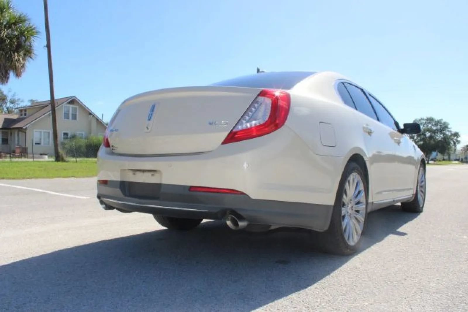 Used 2014 Lincoln MKS w/ Equipment Group 101A FWD image 33