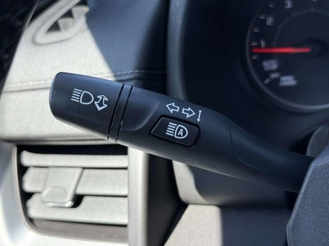 Used 2024 GMC Terrain SLT AWD/4WD image 22