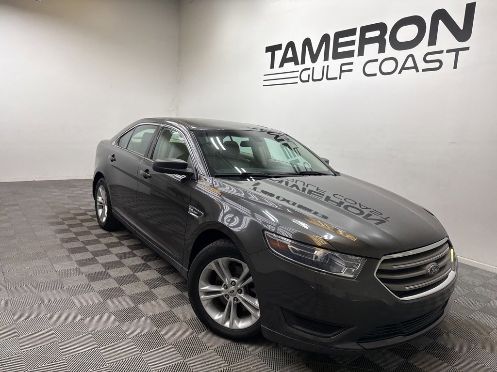 Used 2018 Ford Taurus SE image 1