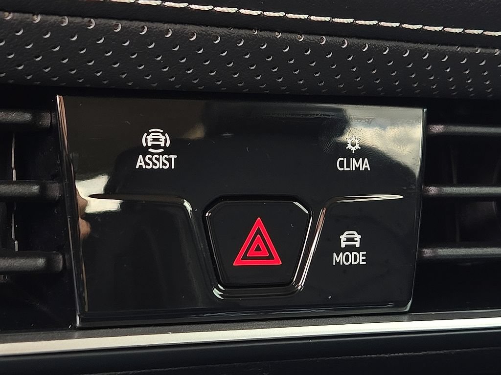 Used 2024 Volkswagen Atlas SE FWD image 18