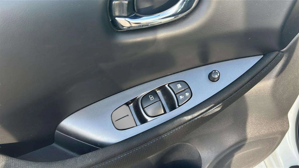 Used 2024 Nissan Leaf S image 30