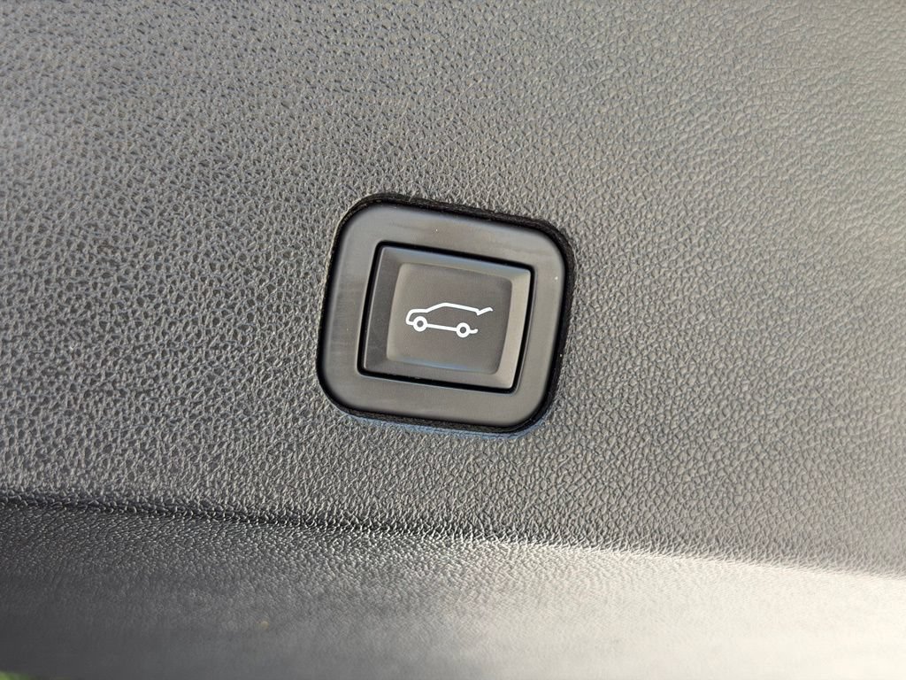 Certified 2024 Cadillac XT6 Sport w/ LPO, Floor Liner Package AWD/4WD image 20