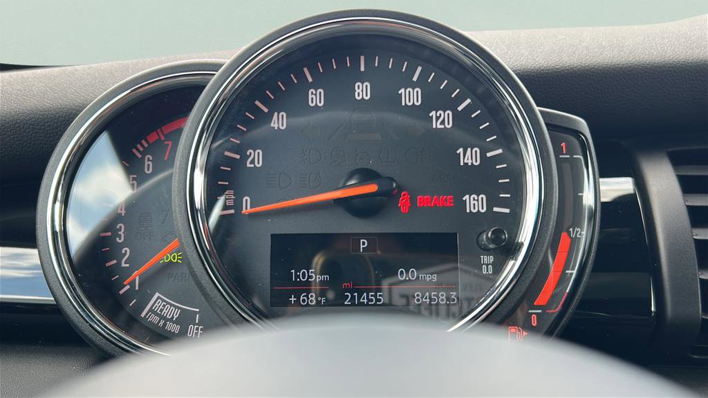 Used 2021 MINI Cooper 2-Door Hardtop image 23