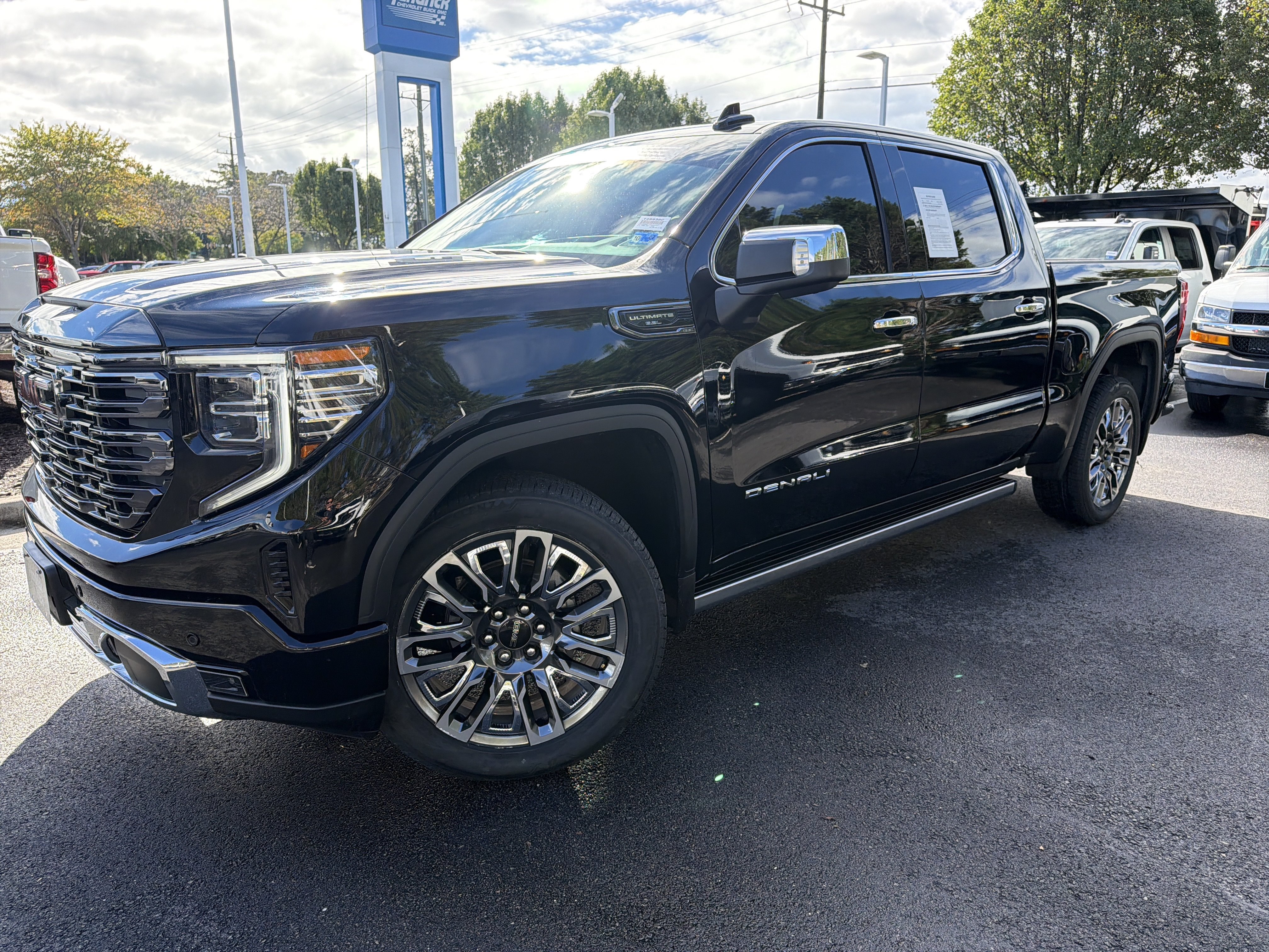 Used 2024 GMC Sierra 1500 Denali Ultimate AWD/4WD image 6