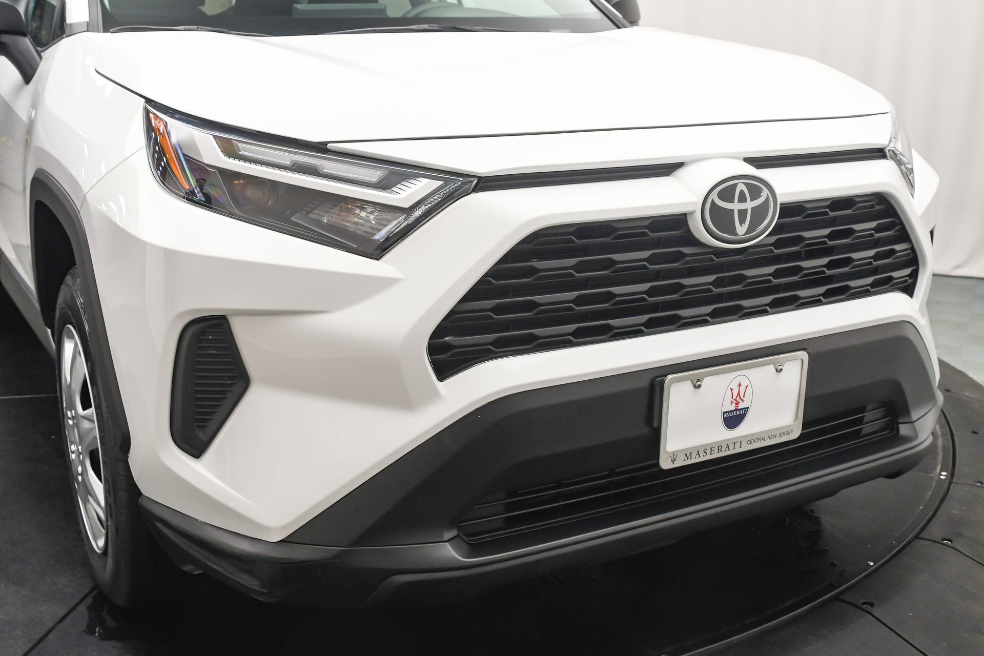 Used 2023 Toyota RAV4 LE AWD/4WD image 25