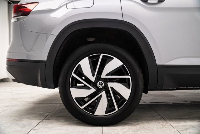 Used 2025 Volkswagen Atlas SE image 35