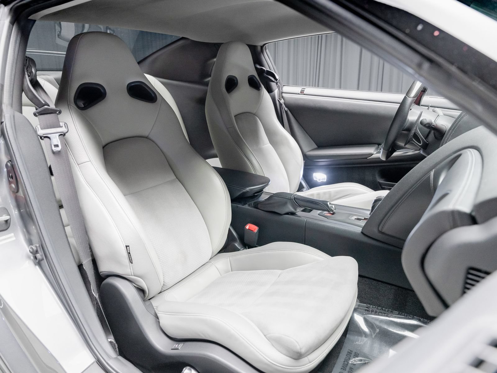 Used 2009 Nissan GT-R Premium AWD/4WD image 7