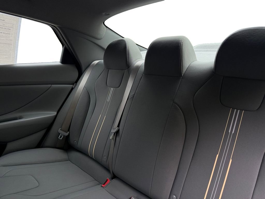 Certified 2025 Hyundai Elantra Sport FWD image 13