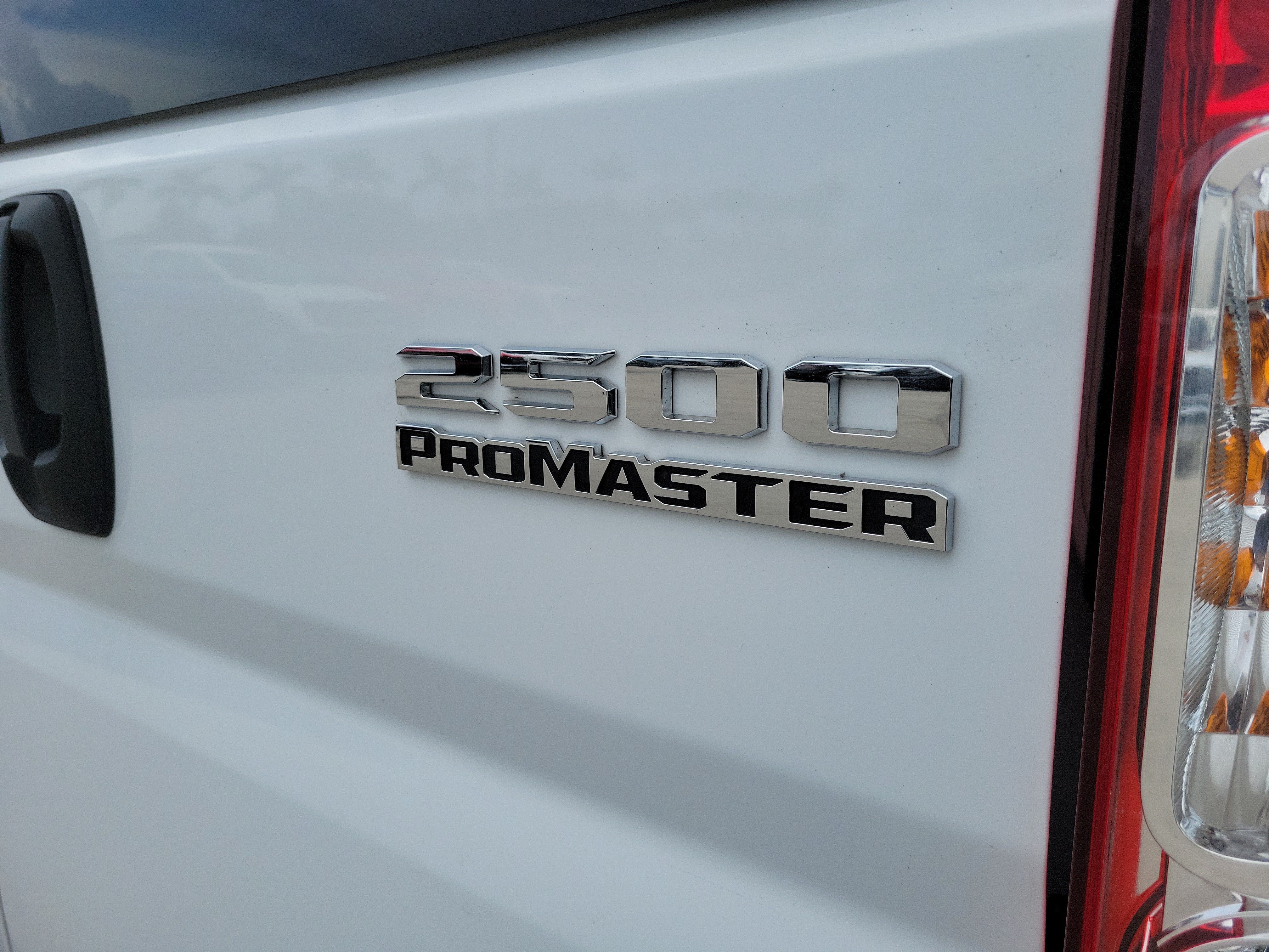 Used 2025 RAM ProMaster 2500 w/ U-Haul Equipment Group FWD image 27