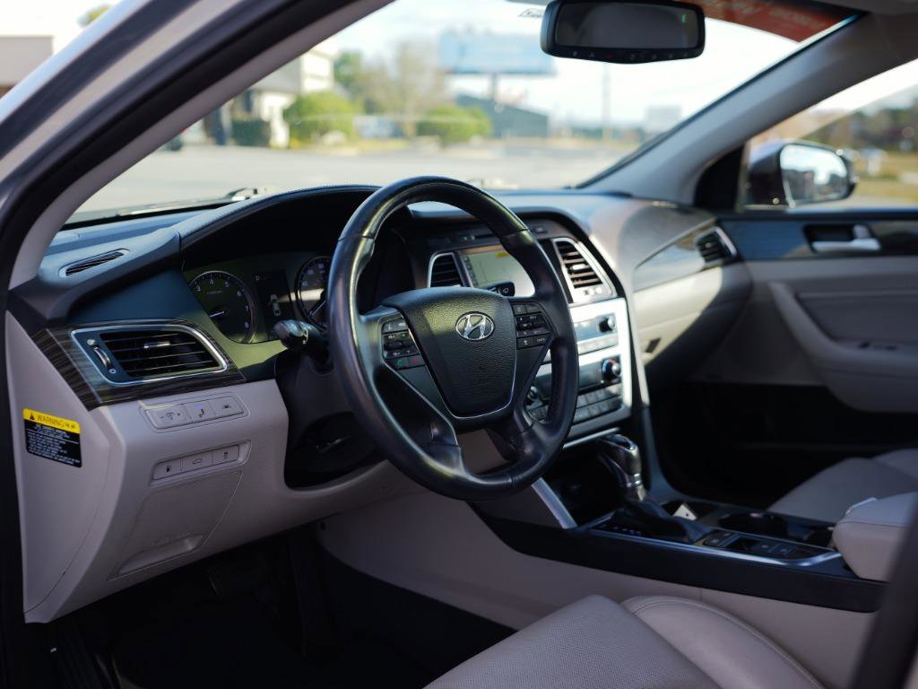 Used 2015 Hyundai Sonata Limited w/ Option Group 06 image 12