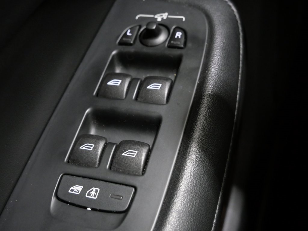 Used 2024 Volvo S60 B5 Plus image 14