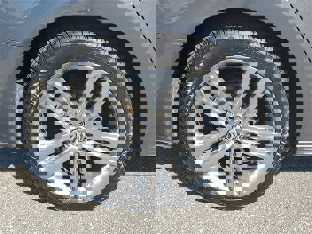 Used 2018 Volkswagen Passat 2.0T R-Line image 5