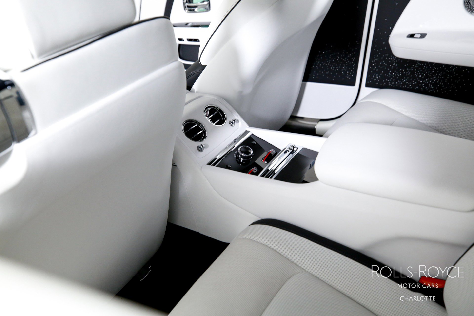 Used 2024 Rolls-Royce Spectre w/ Spectre Launch Package image 19