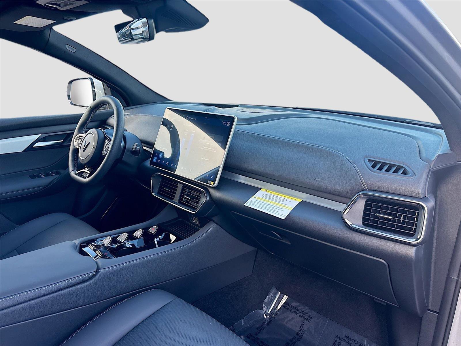 New 2025 VinFast VF 8 Plus image 30