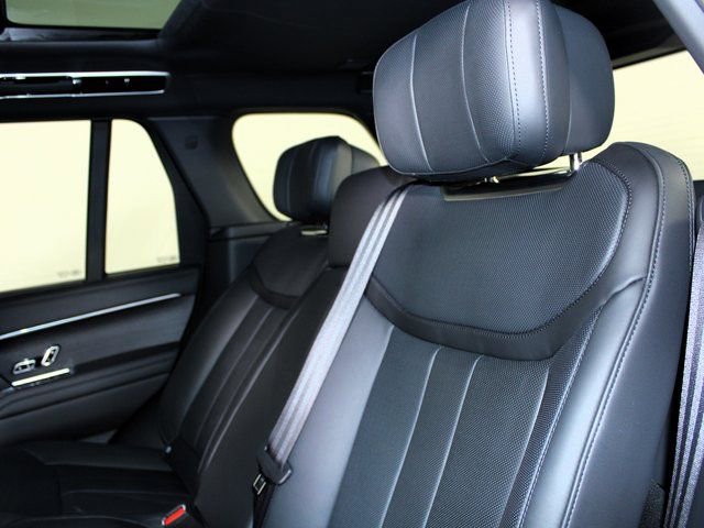 Used 2025 Land Rover Range Rover Autobiography AWD/4WD image 26