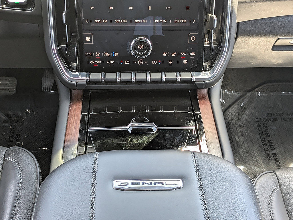 Certified 2025 GMC Yukon Denali AWD/4WD image 36