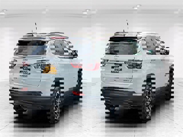 Used 2024 Jeep Compass Limited image 4