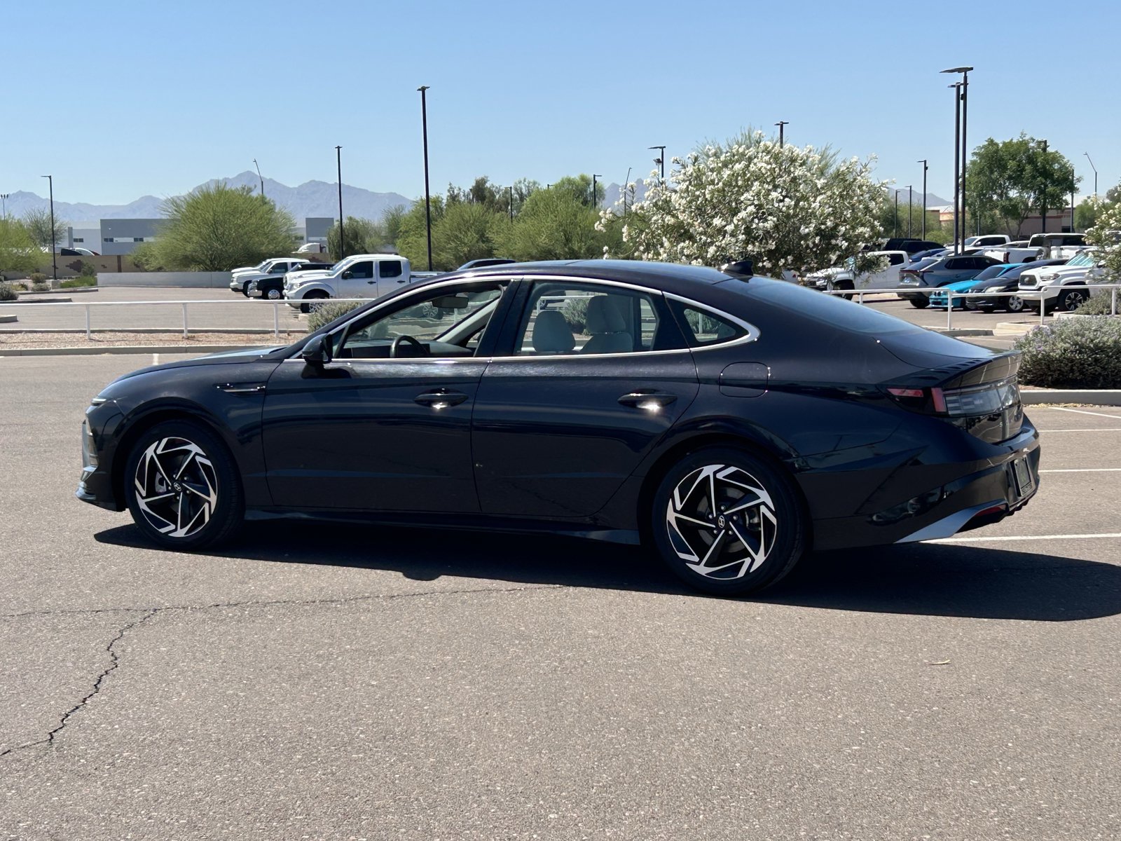 Used 2024 Hyundai Sonata SEL w/ Convenience Package image 3