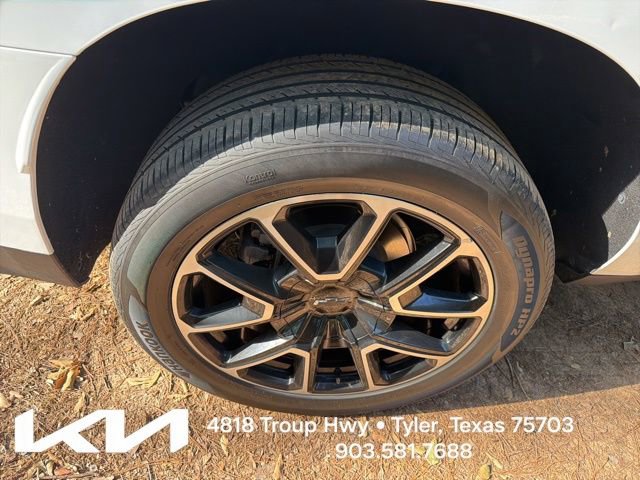 Used 2023 Chevrolet Suburban RST w/ Luxury Package RWD image 12