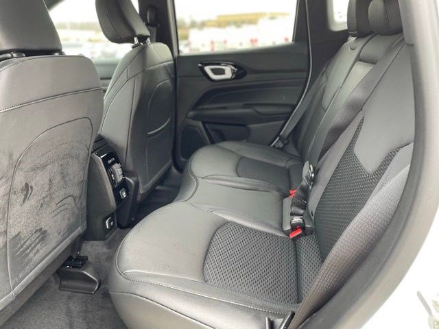 New 2026 Jeep Compass Latitude AWD/4WD image 11