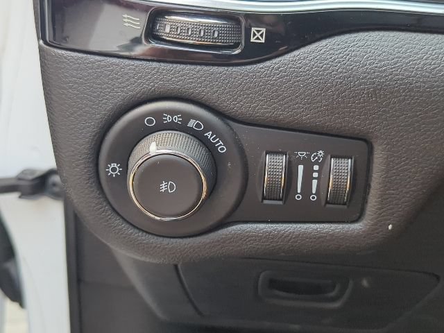Certified 2021 Jeep Cherokee Latitude Plus AWD/4WD image 20