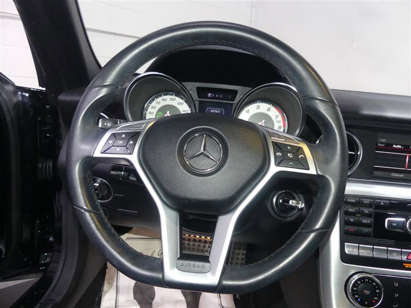 Used 2014 Mercedes-Benz SLK 250 image 25